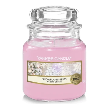 Yankee Candle - Scented candle SNOWFLAKE KISSES small 104g 20-30 hours